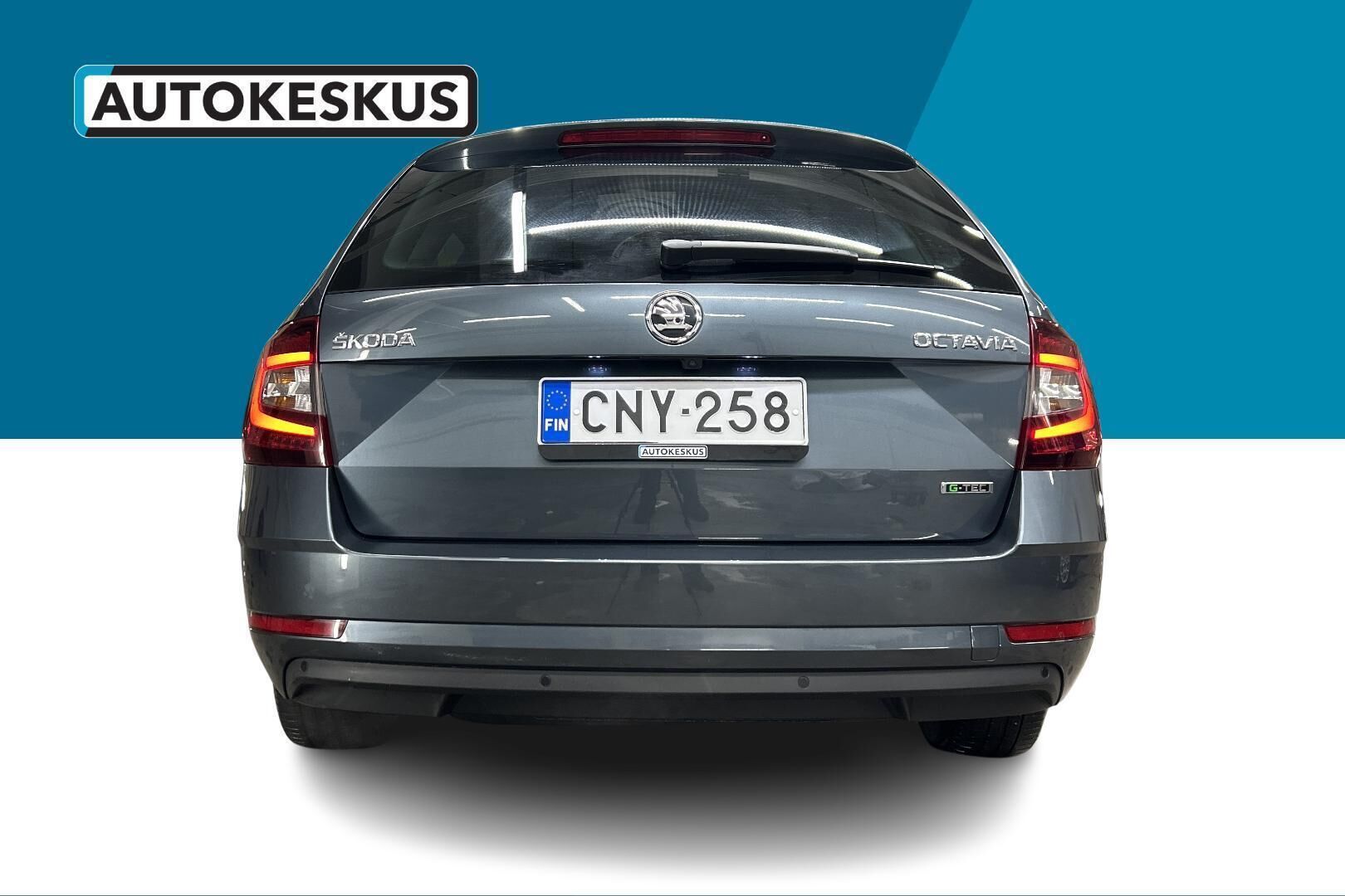 Skoda Octavia iso kuva 6