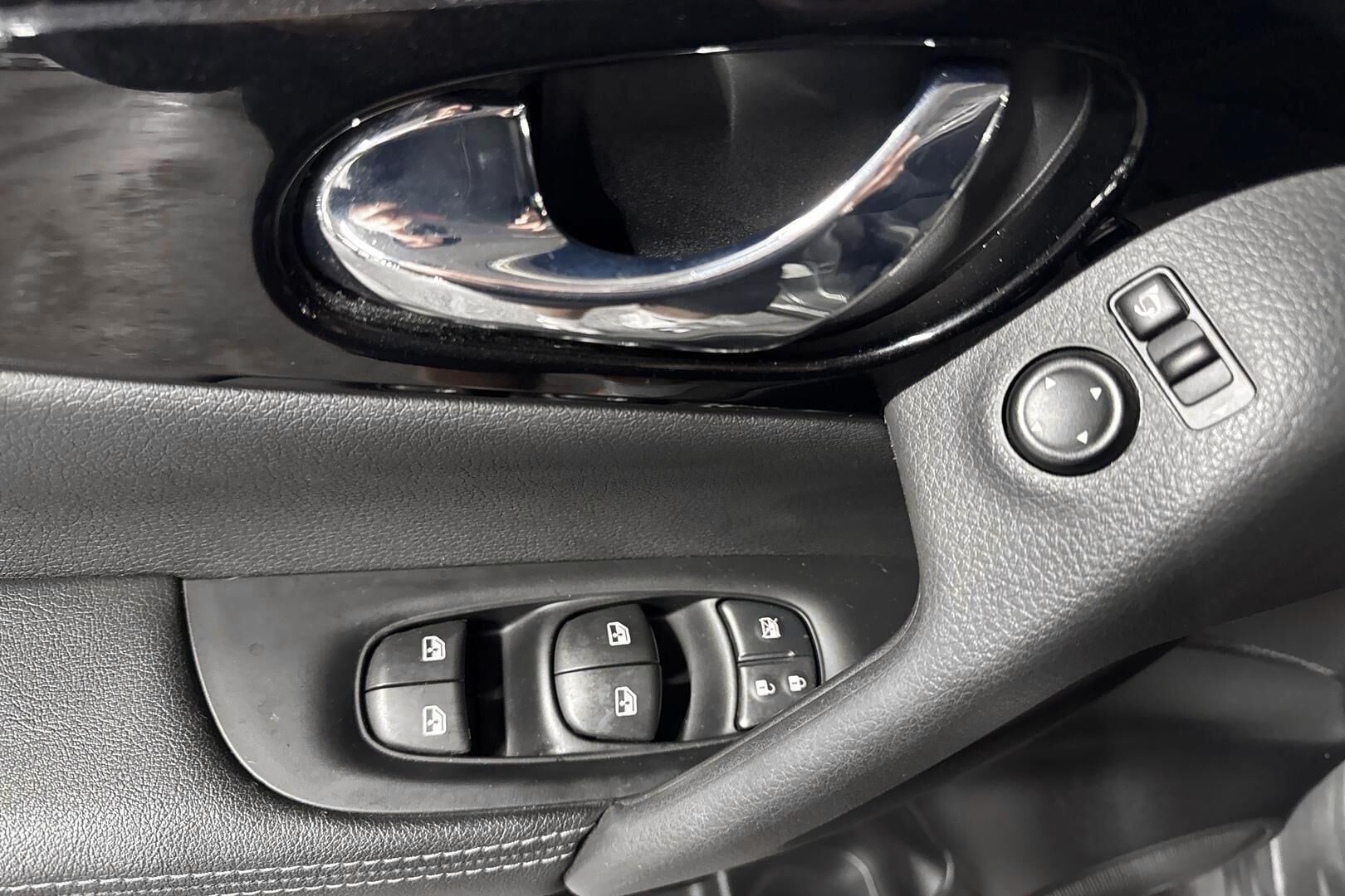 Nissan Qashqai iso kuva 13