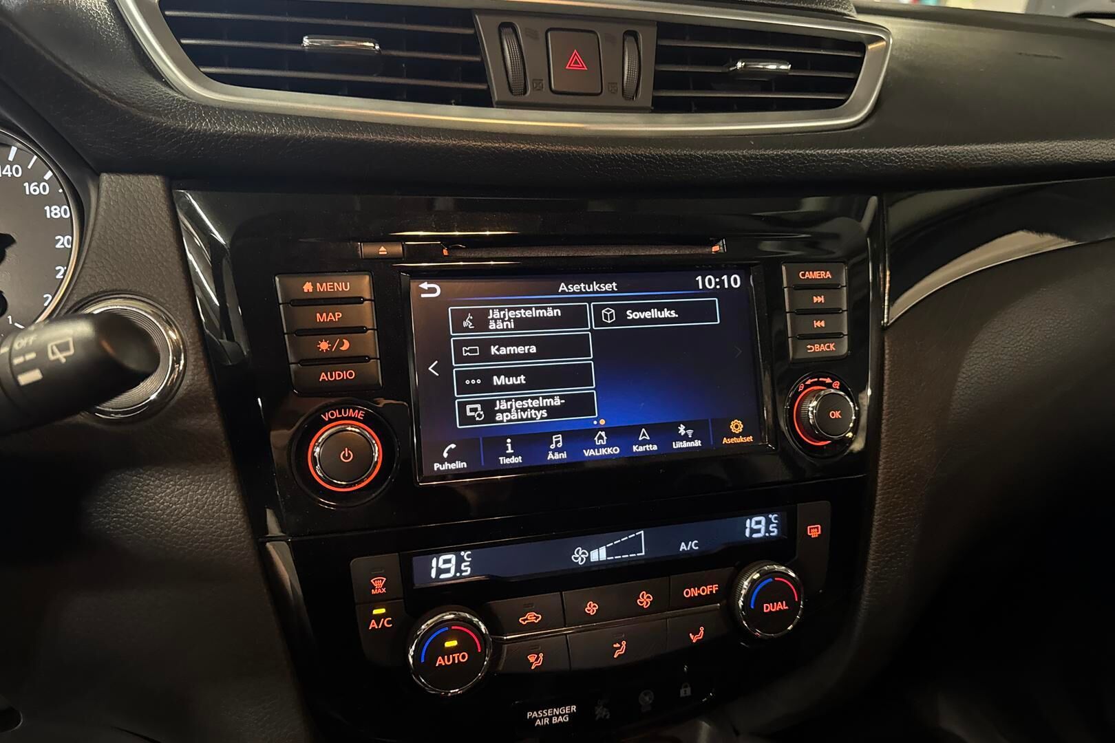 Nissan Qashqai iso kuva 15