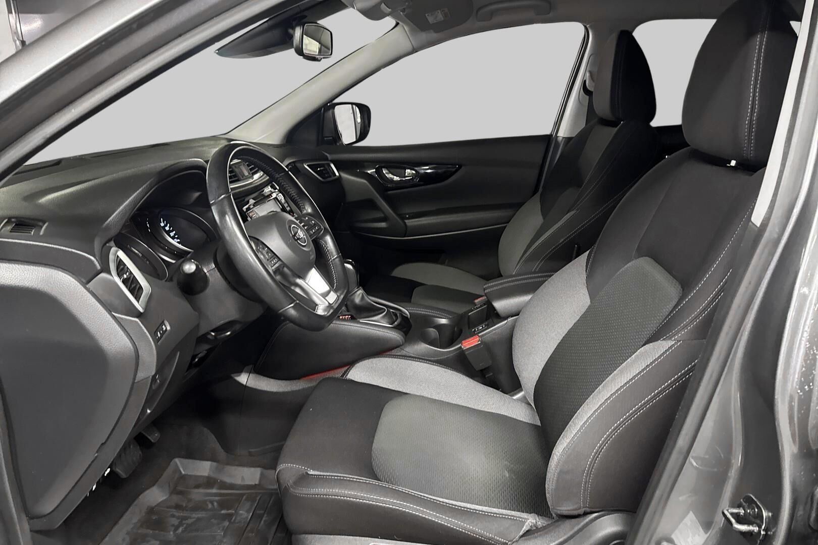 Nissan Qashqai iso kuva 9