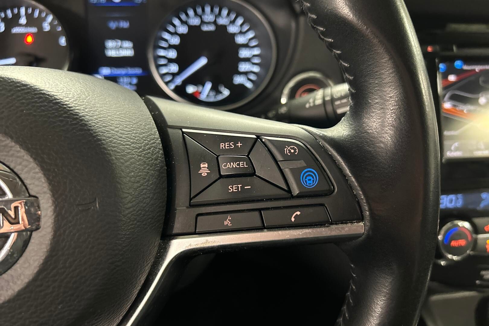 Nissan Qashqai iso kuva 17