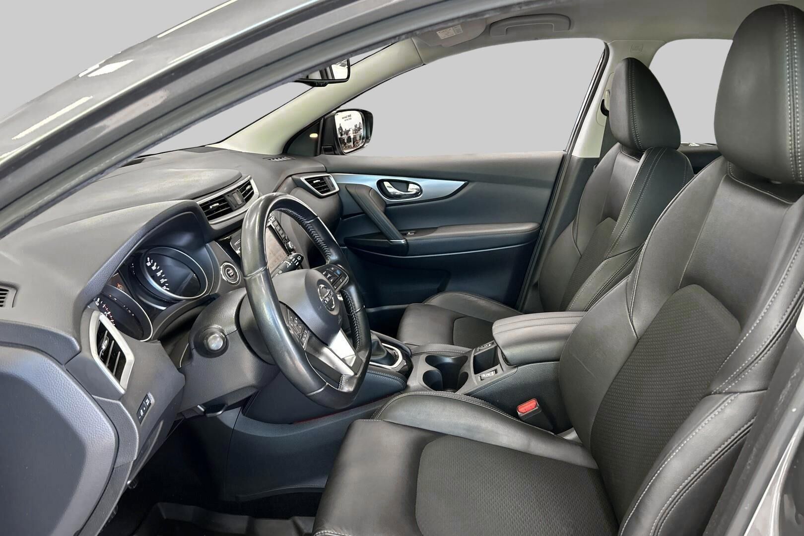 Nissan Qashqai iso kuva 9