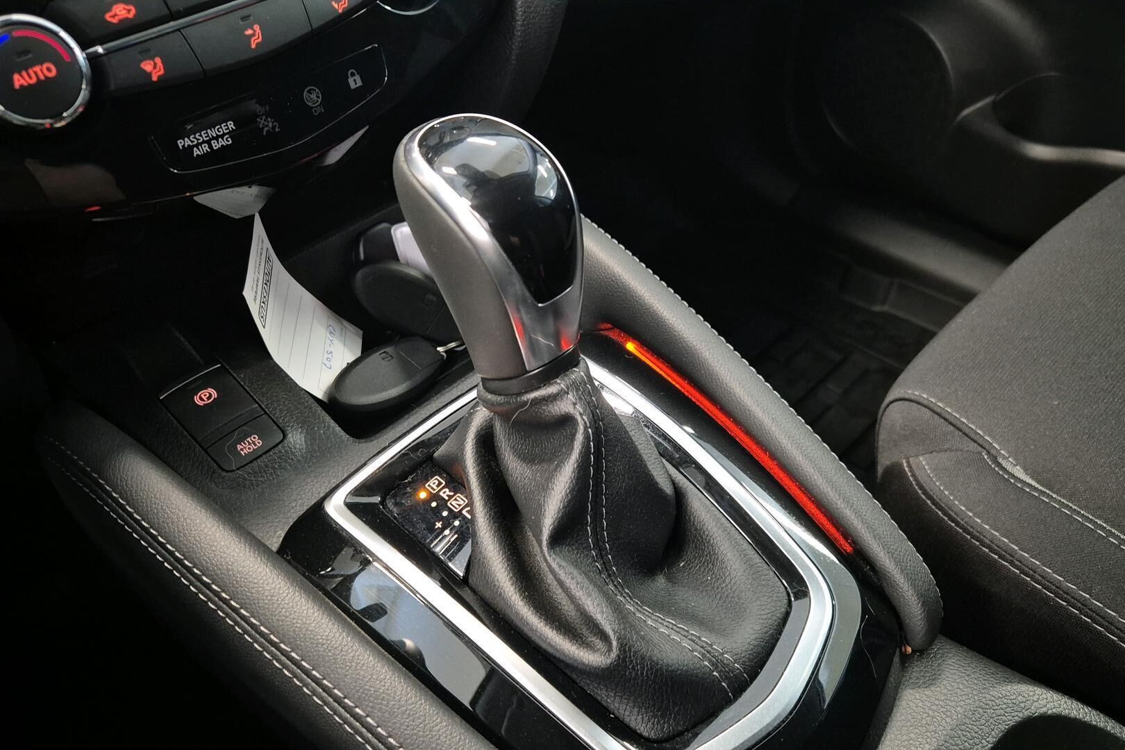 Nissan Qashqai iso kuva 17