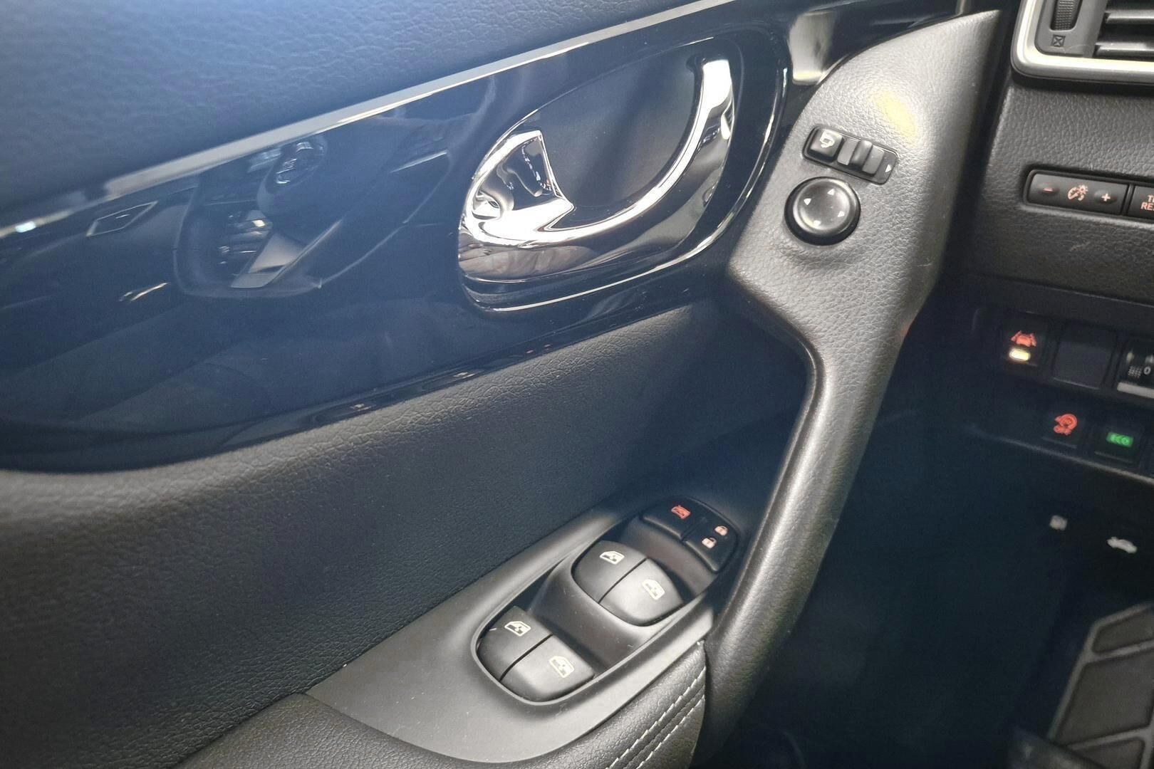 Nissan Qashqai iso kuva 20