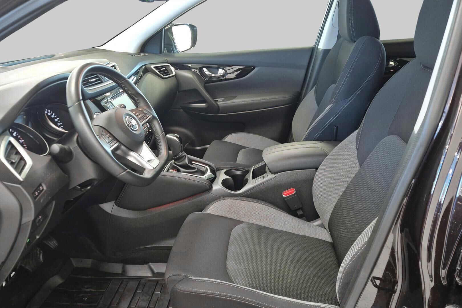 Nissan Qashqai iso kuva 9