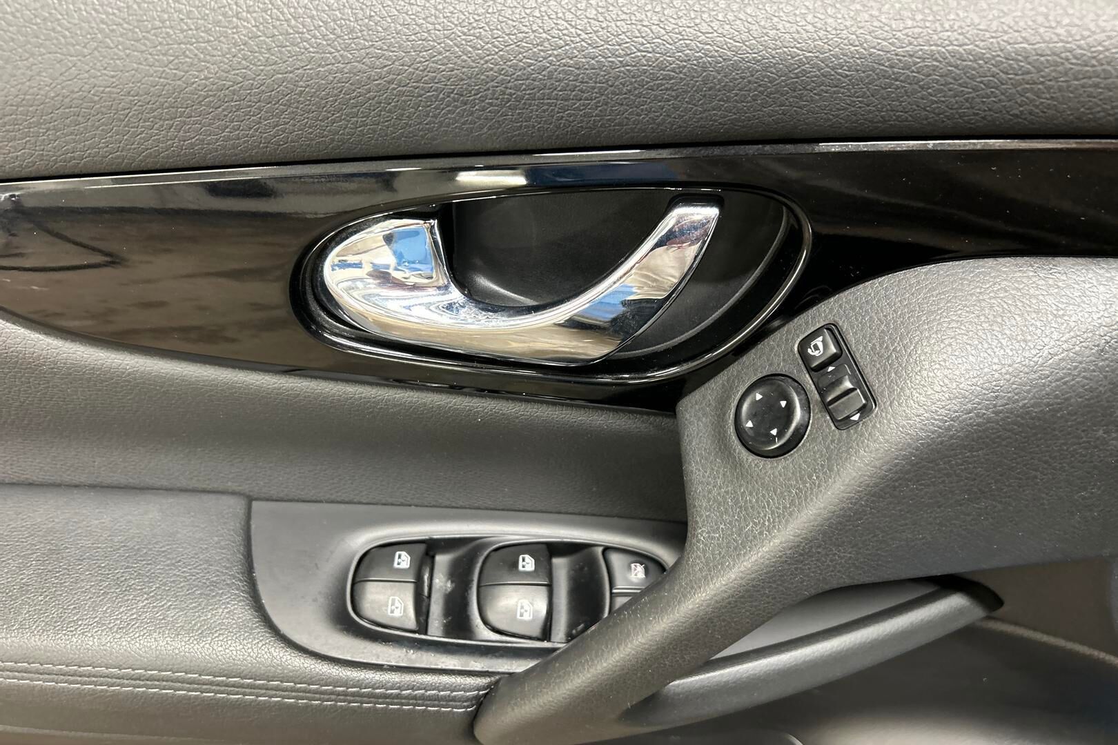 Nissan Qashqai iso kuva 19