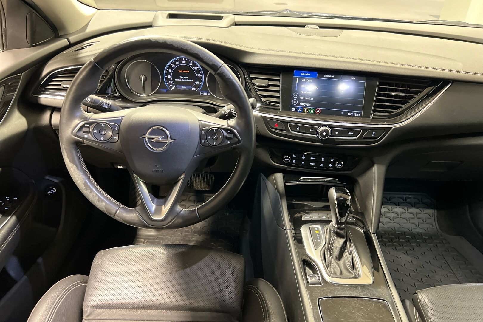 Opel Insignia iso kuva 6