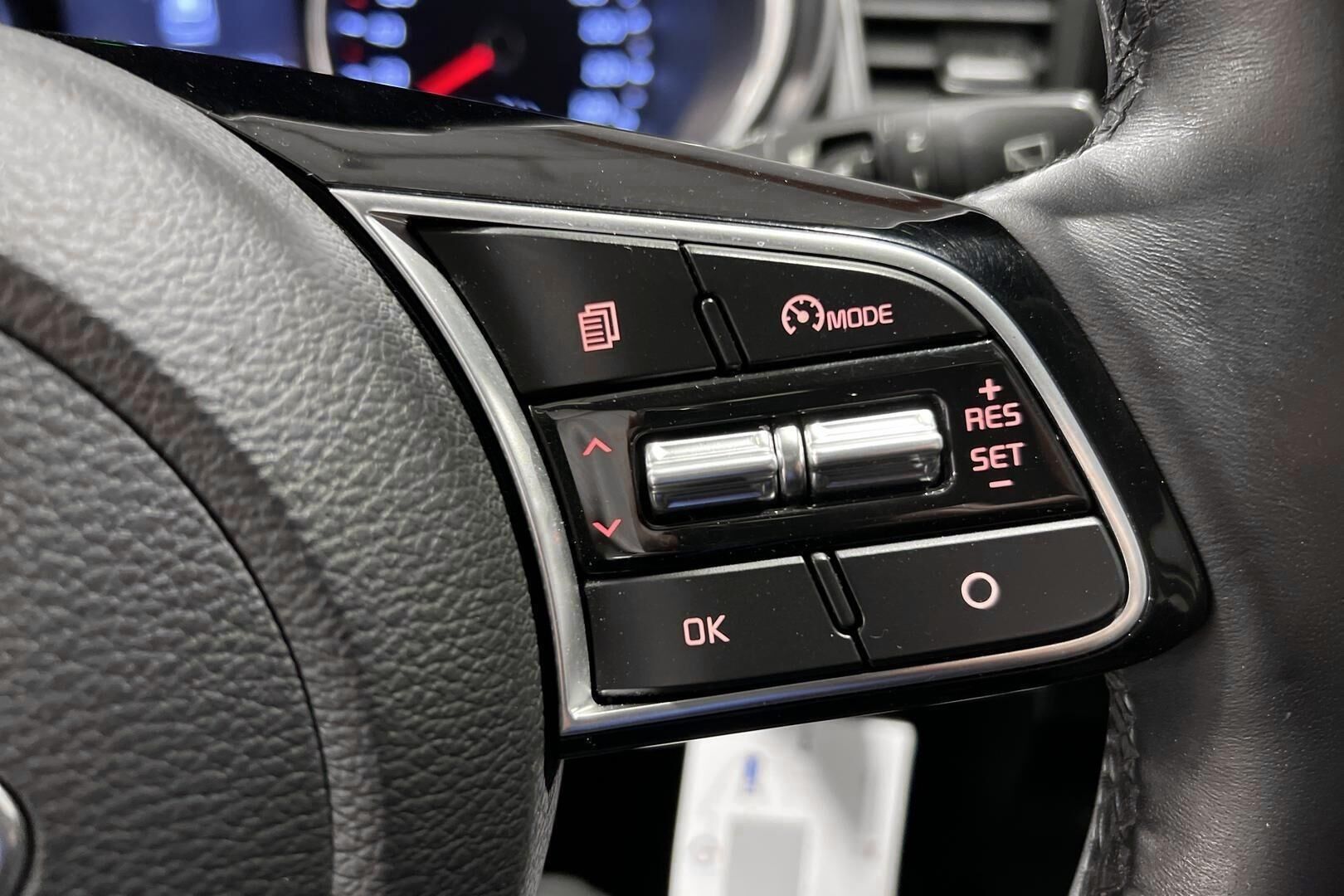 Kia Ceed iso kuva 15