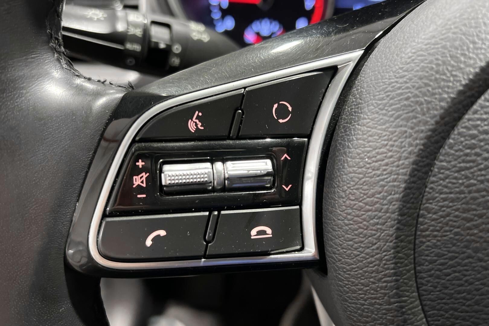 Kia Ceed iso kuva 16