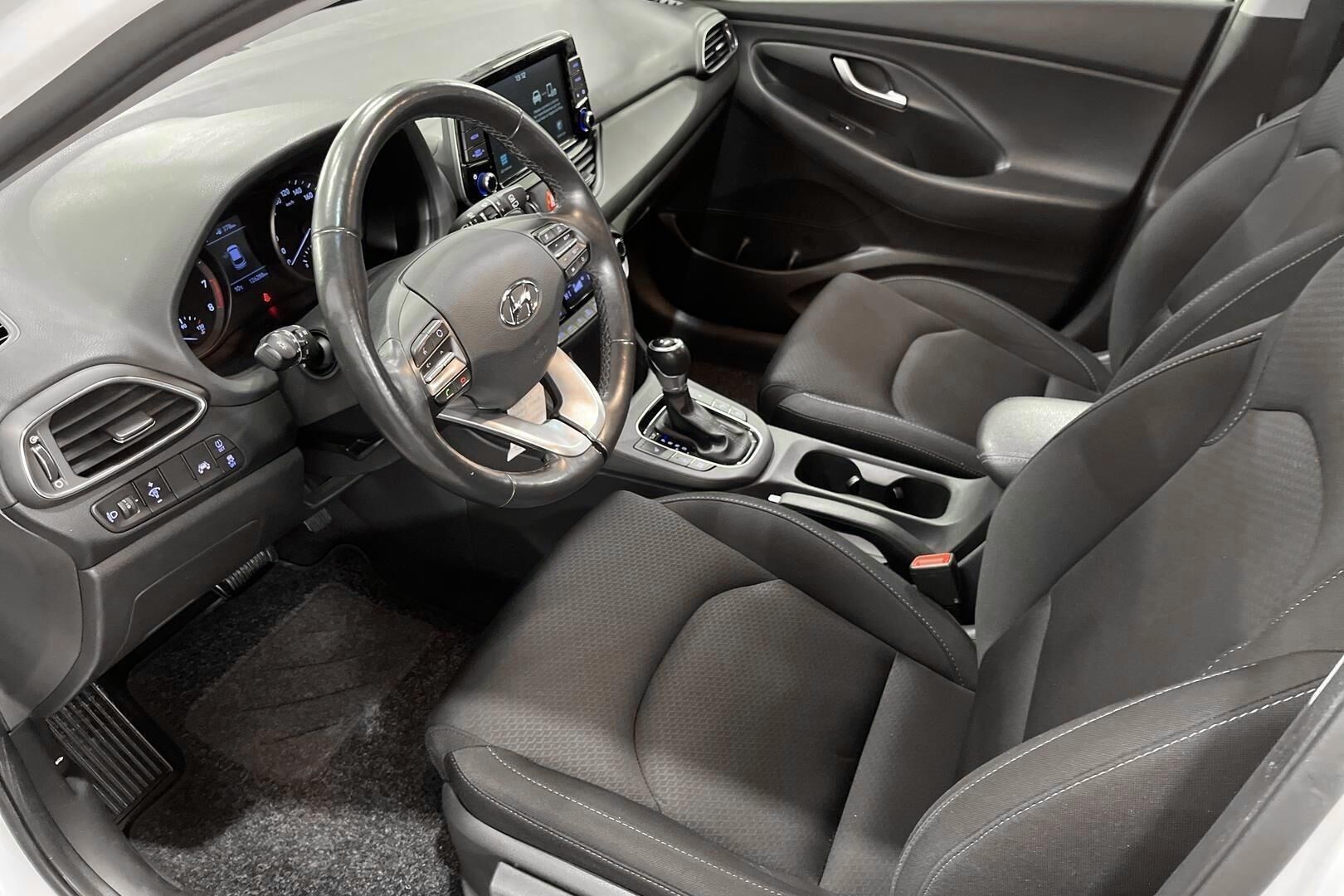 Hyundai i30 Wagon iso kuva 9