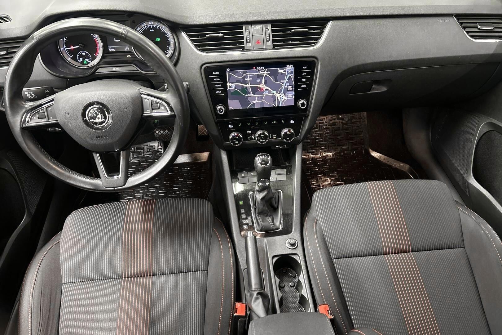 Skoda Octavia iso kuva 1