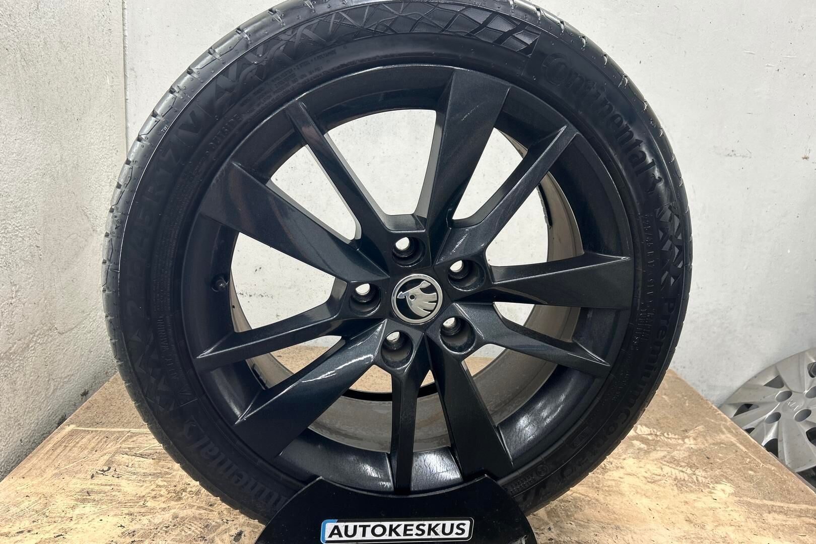 Skoda Octavia iso kuva 23