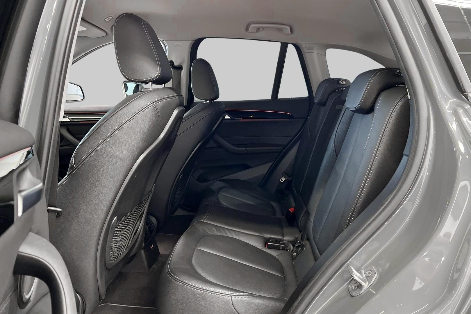 BMW X1 iso kuva 10