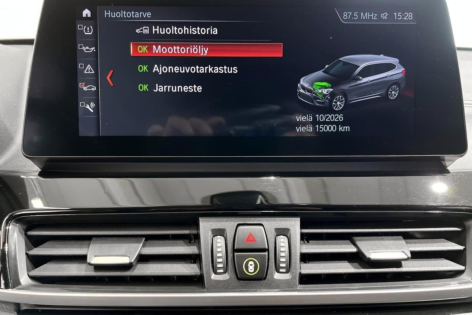 BMW X1 iso kuva 18