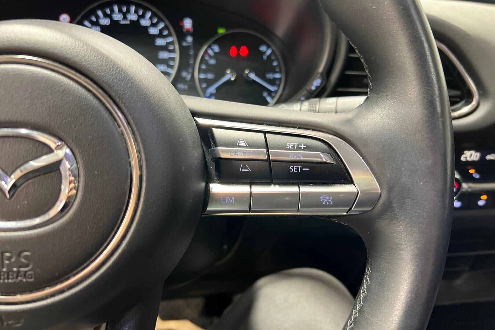Mazda CX-30 iso kuva 16