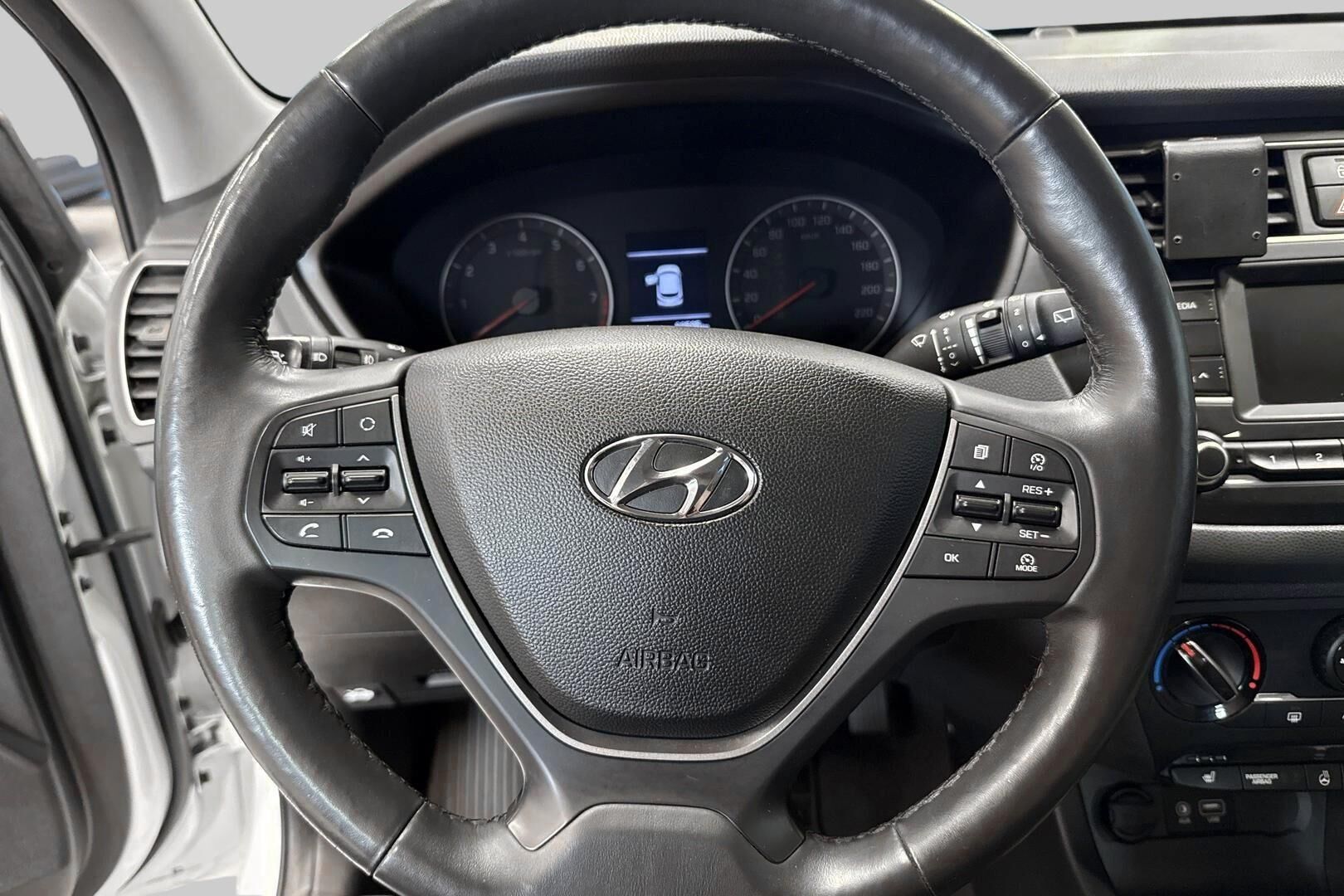 Hyundai i20 Hatchback iso kuva 17