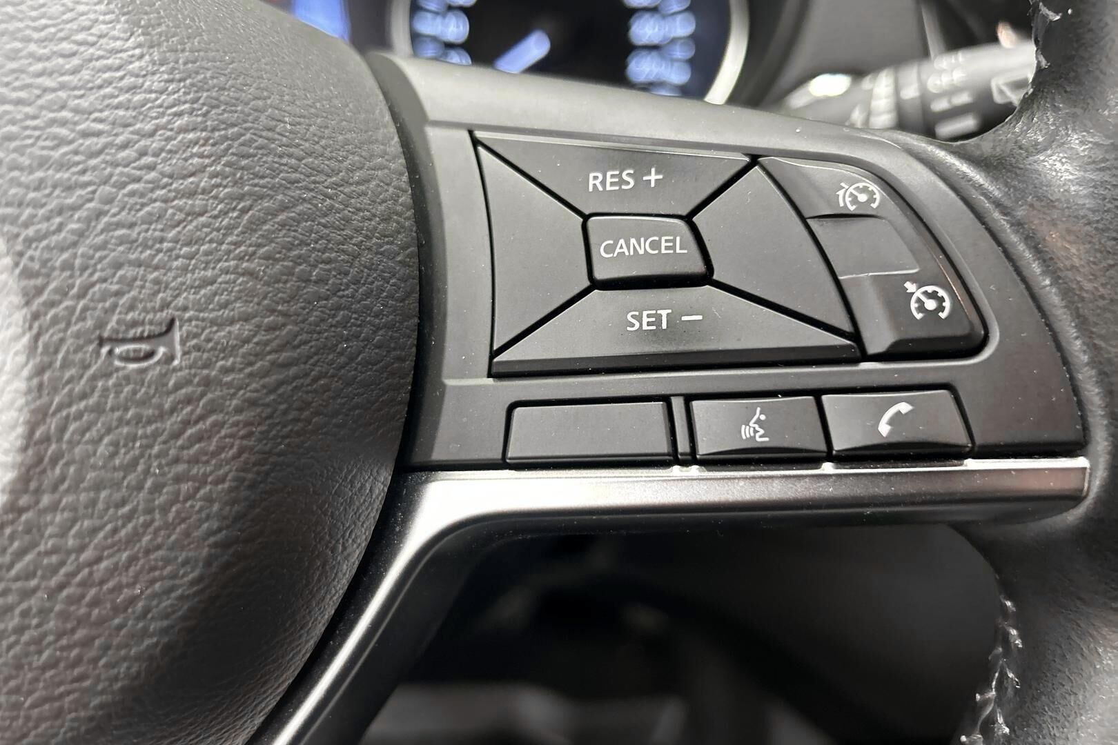 Nissan Qashqai iso kuva 16