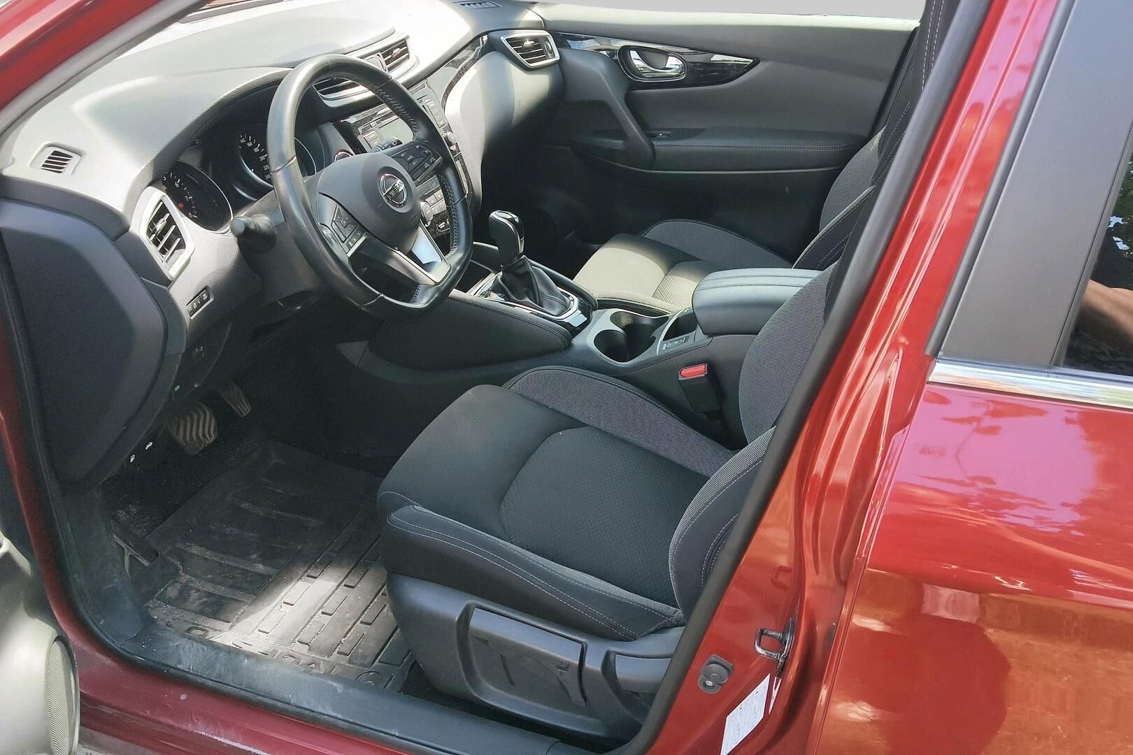 Nissan Qashqai iso kuva 2