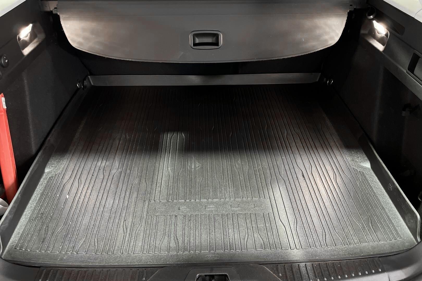 Ford Focus iso kuva 12