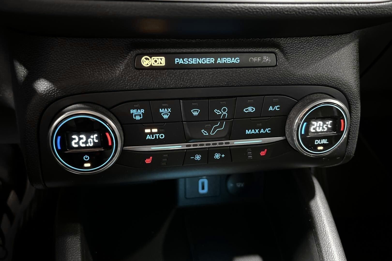 Ford Focus iso kuva 17