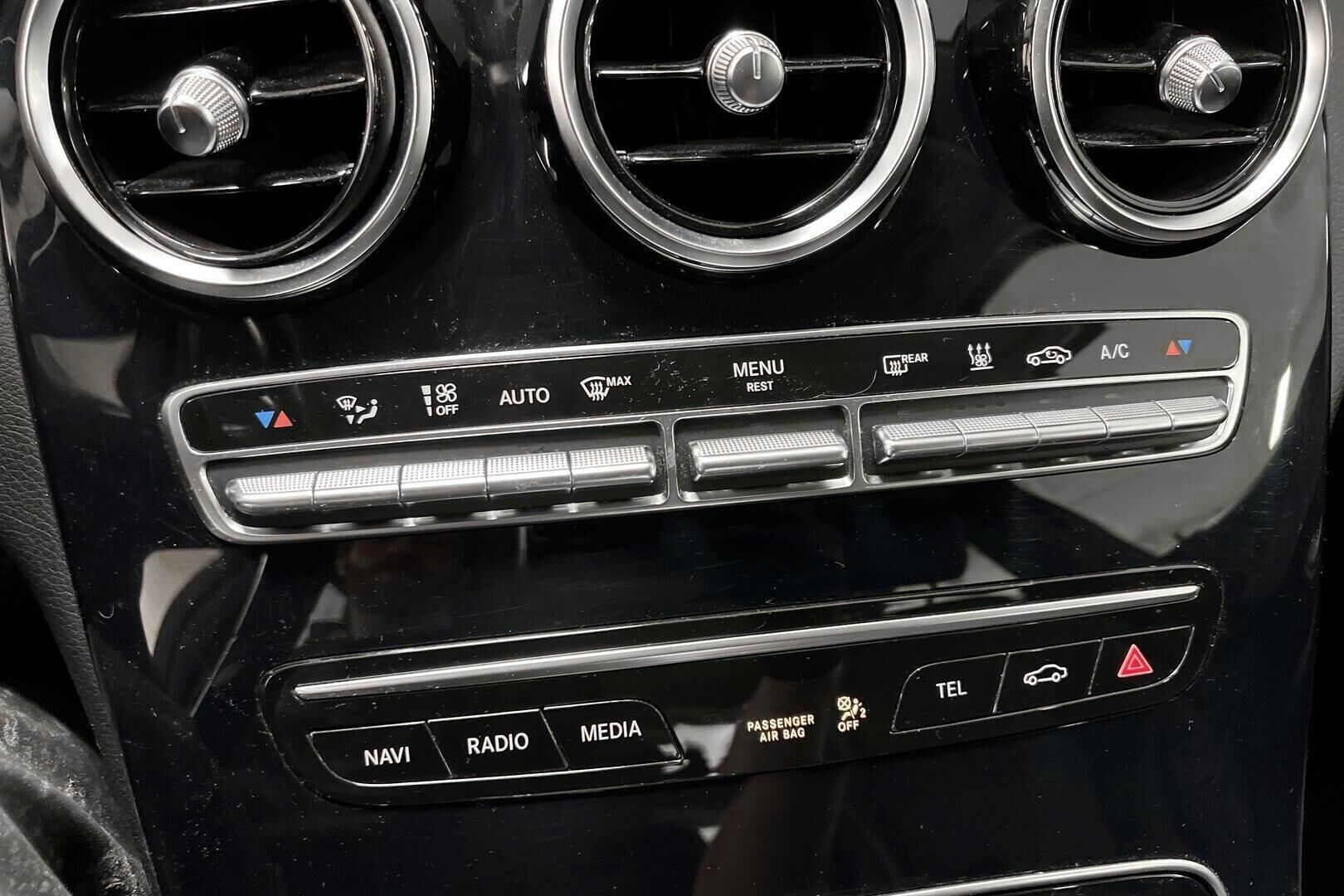 Mercedes-Benz C iso kuva 24