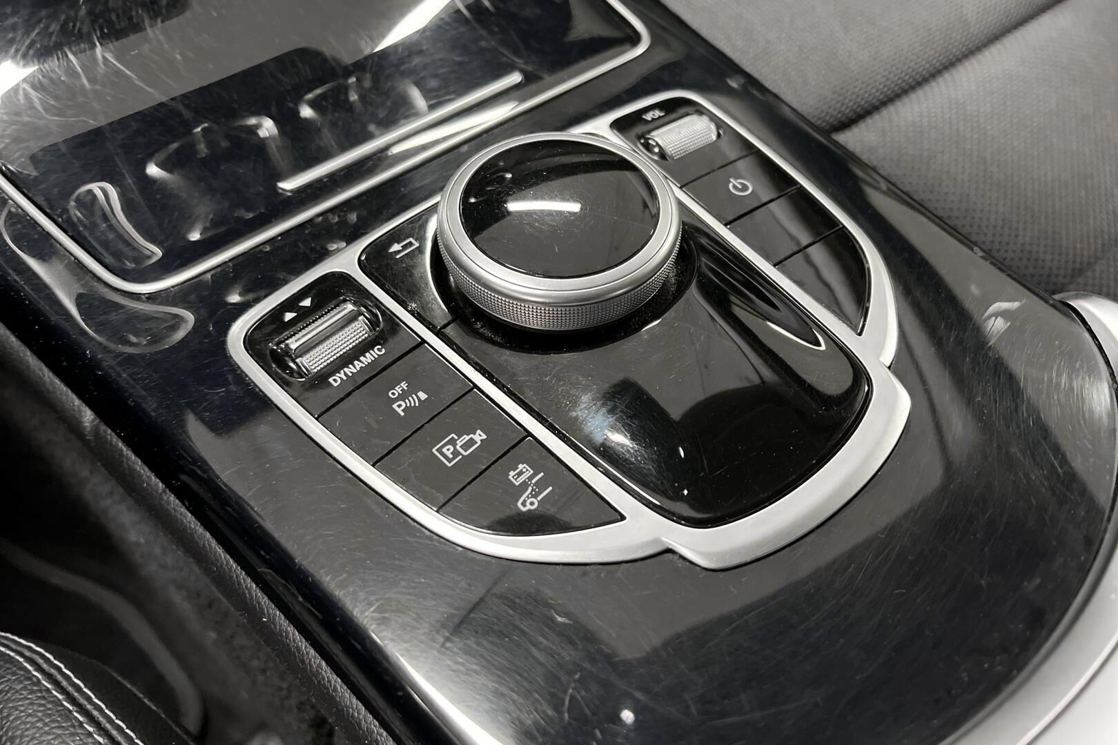 Mercedes-Benz C iso kuva 12