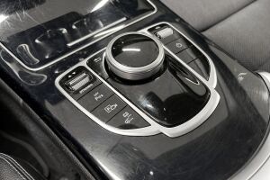 Mercedes-Benz C esikatselu 12