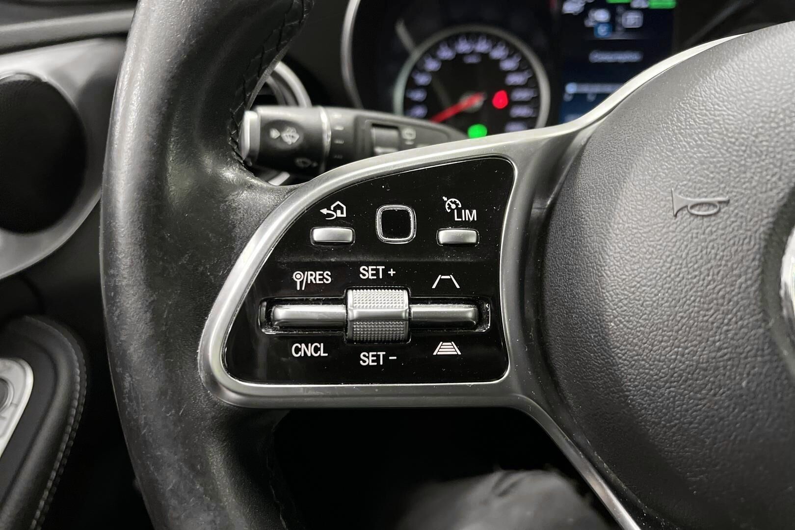 Mercedes-Benz C iso kuva 14