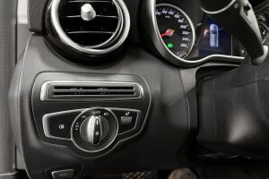 Mercedes-Benz C esikatselu 16