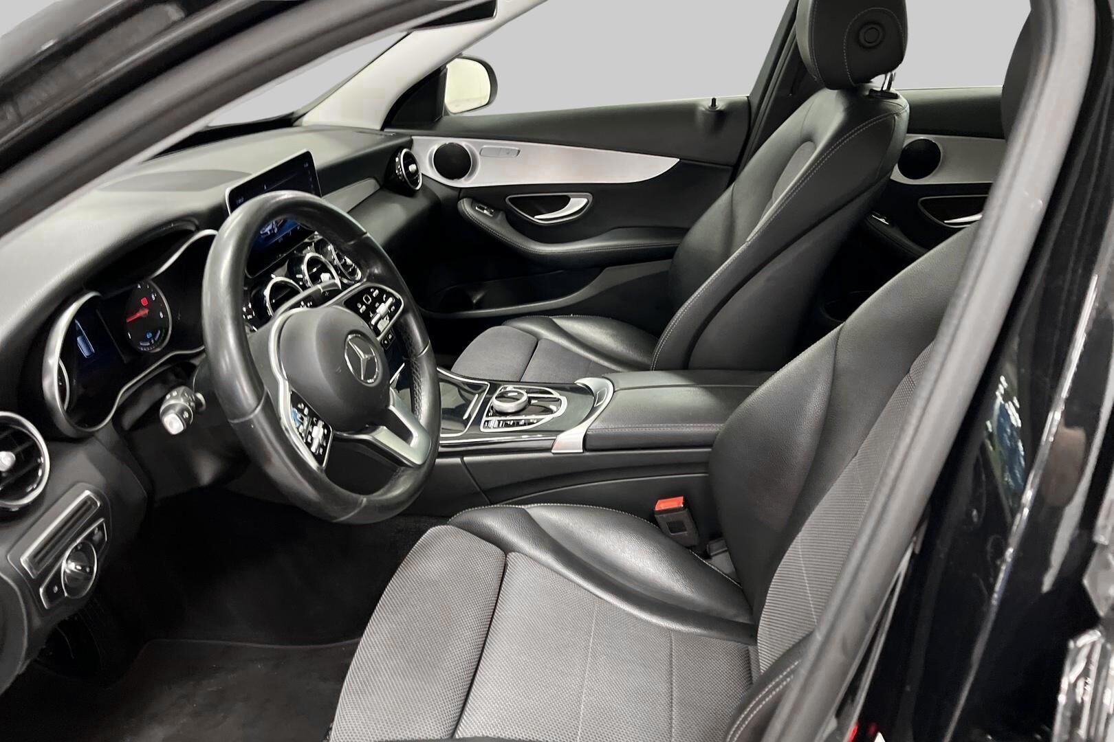 Mercedes-Benz C iso kuva 21