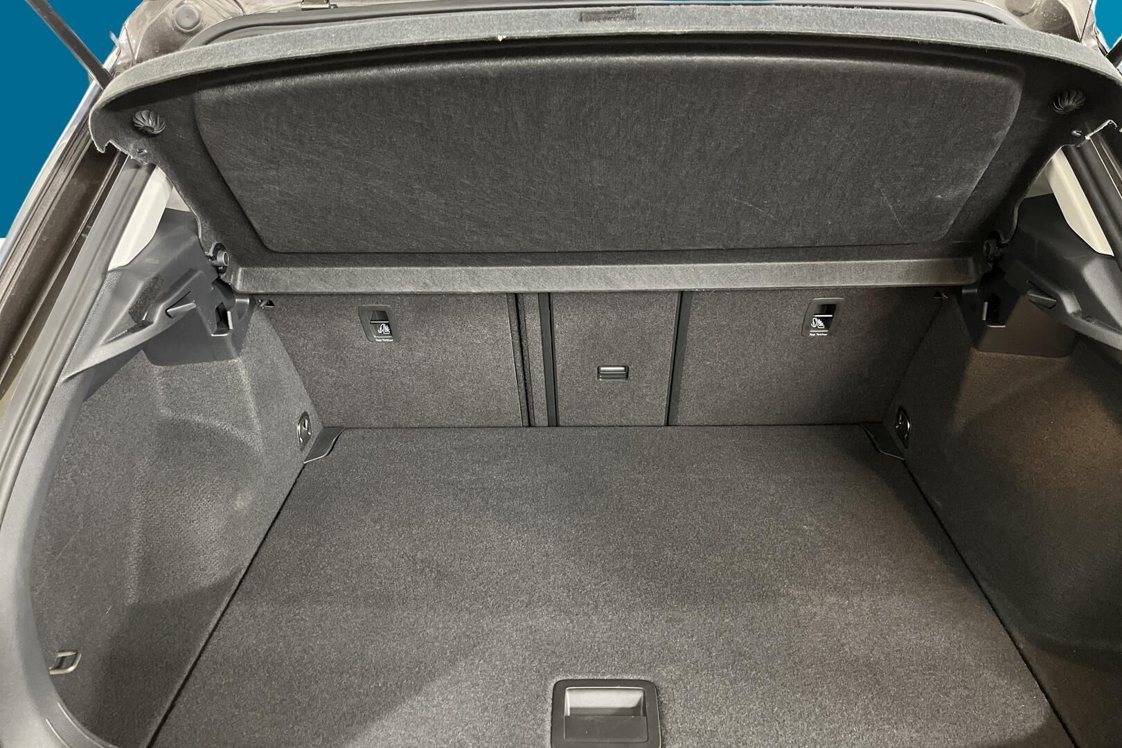 Volkswagen T-Roc iso kuva 12