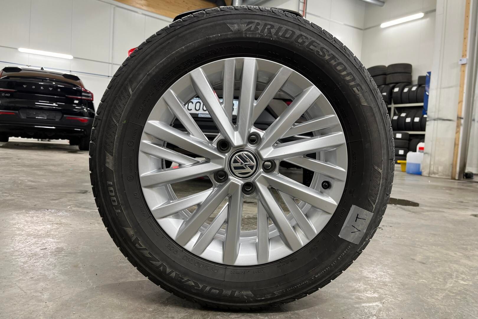 Volkswagen T-Roc iso kuva 14