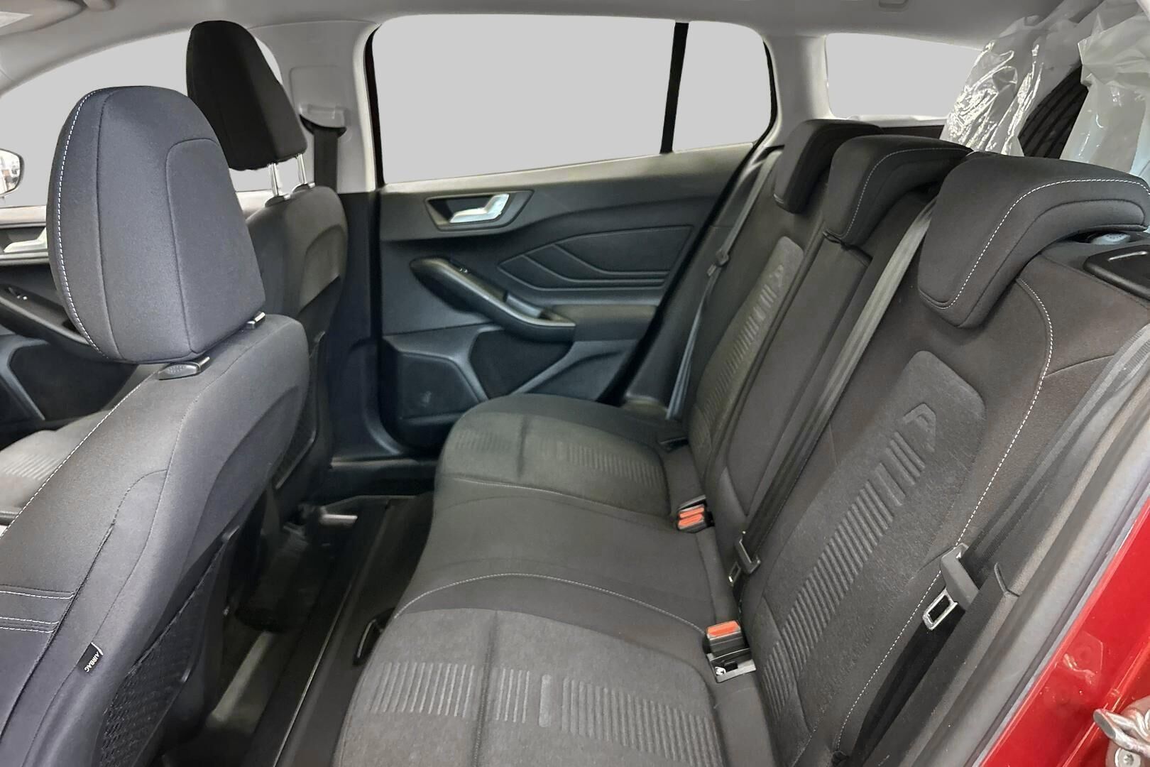 Ford Focus iso kuva 9