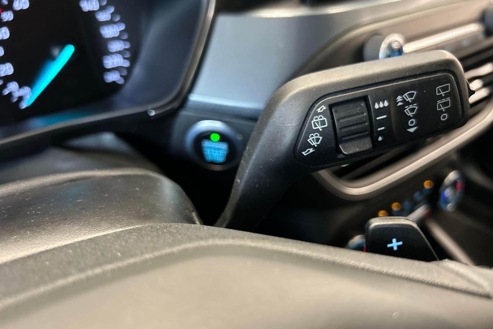 Ford Focus iso kuva 18