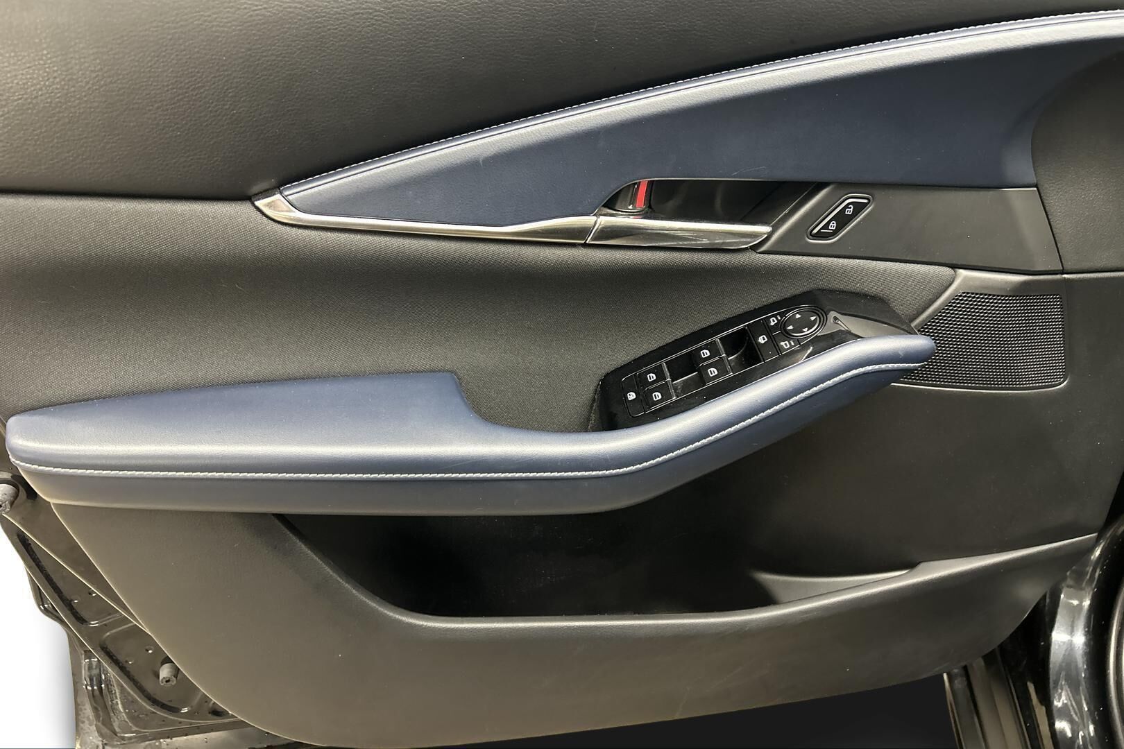 Mazda CX-30 iso kuva 14
