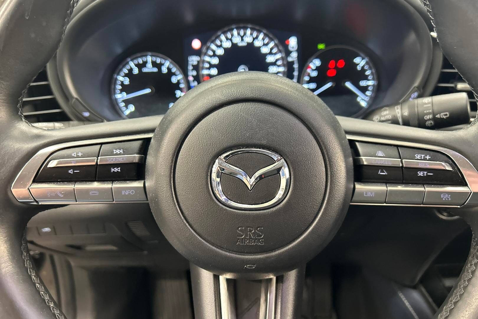 Mazda CX-30 iso kuva 18