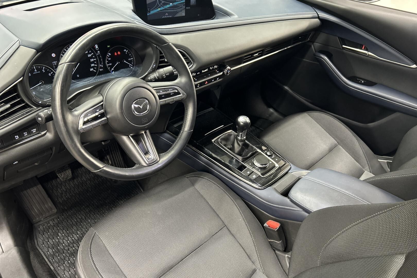 Mazda CX-30 iso kuva 9