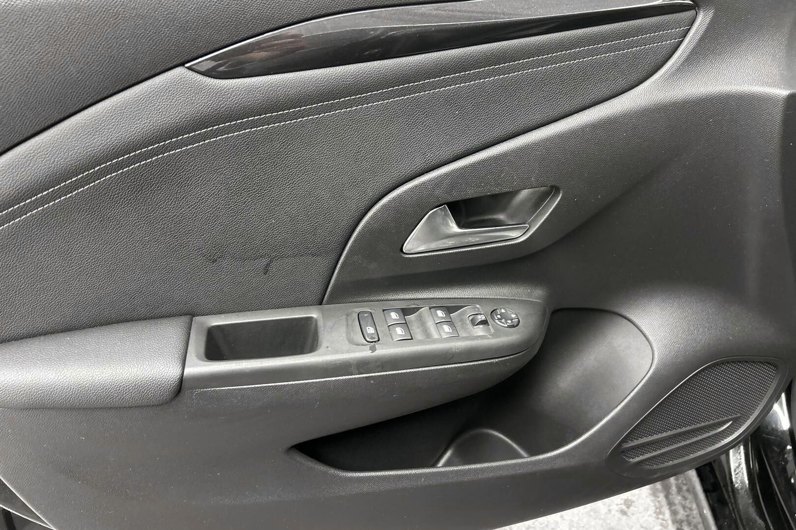 Opel Corsa iso kuva 12