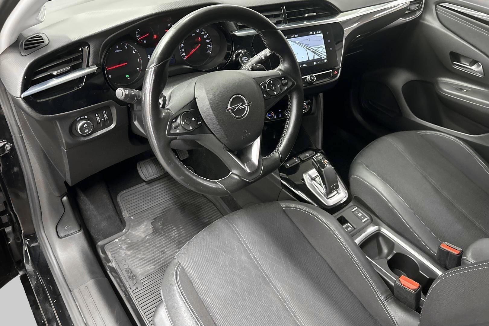 Opel Corsa iso kuva 7