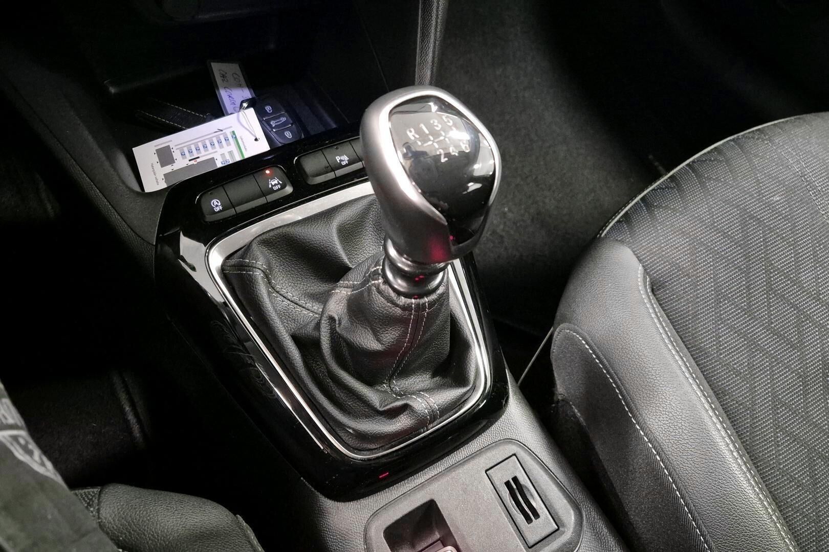 Opel Corsa iso kuva 11