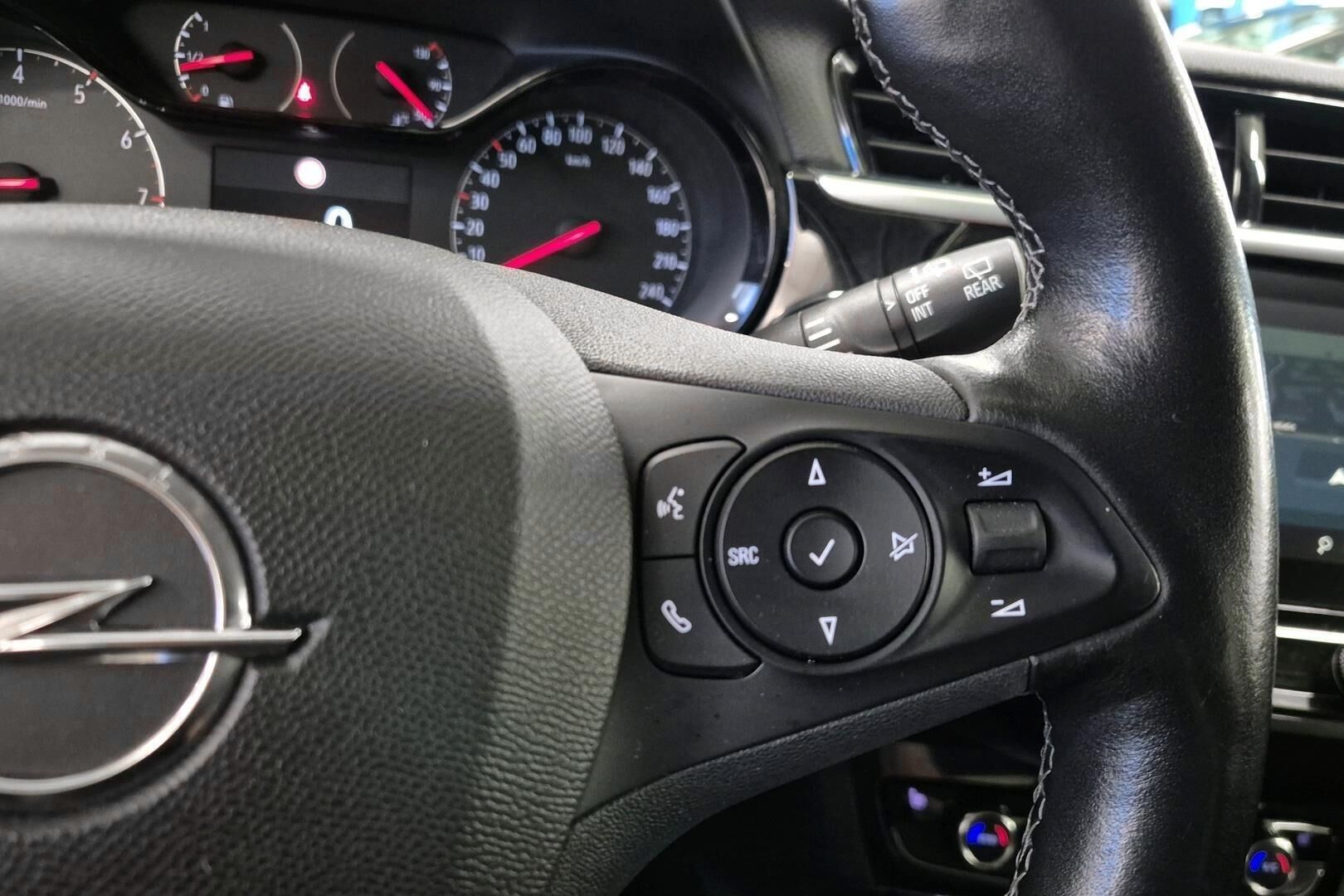 Opel Corsa iso kuva 12