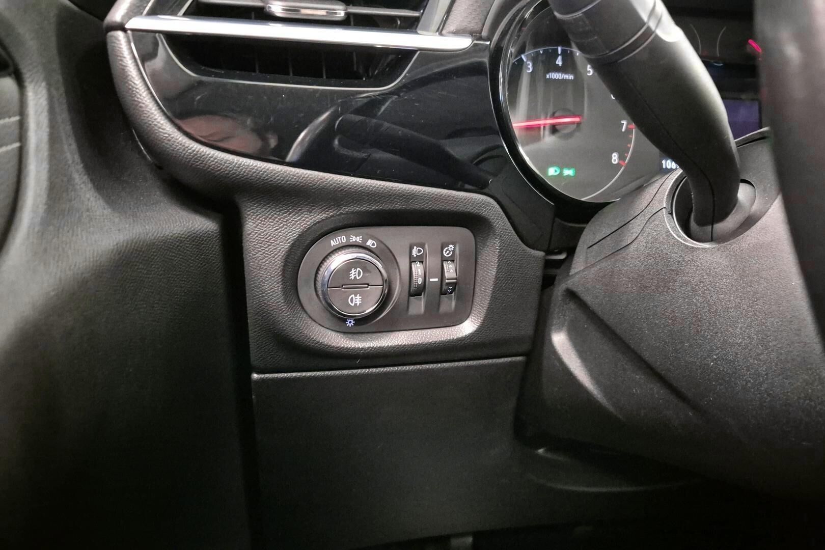 Opel Corsa iso kuva 23