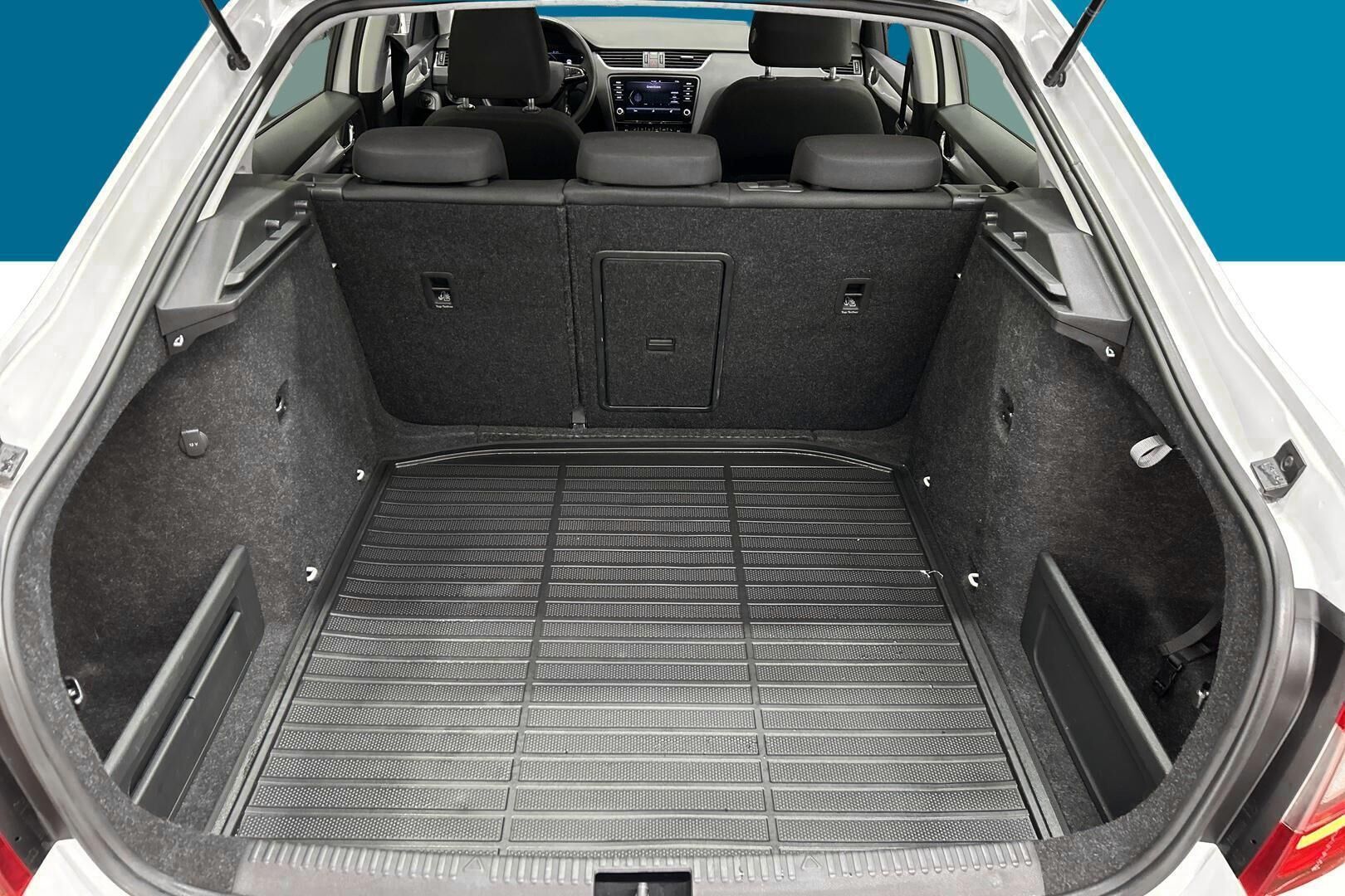 Skoda Octavia iso kuva 11