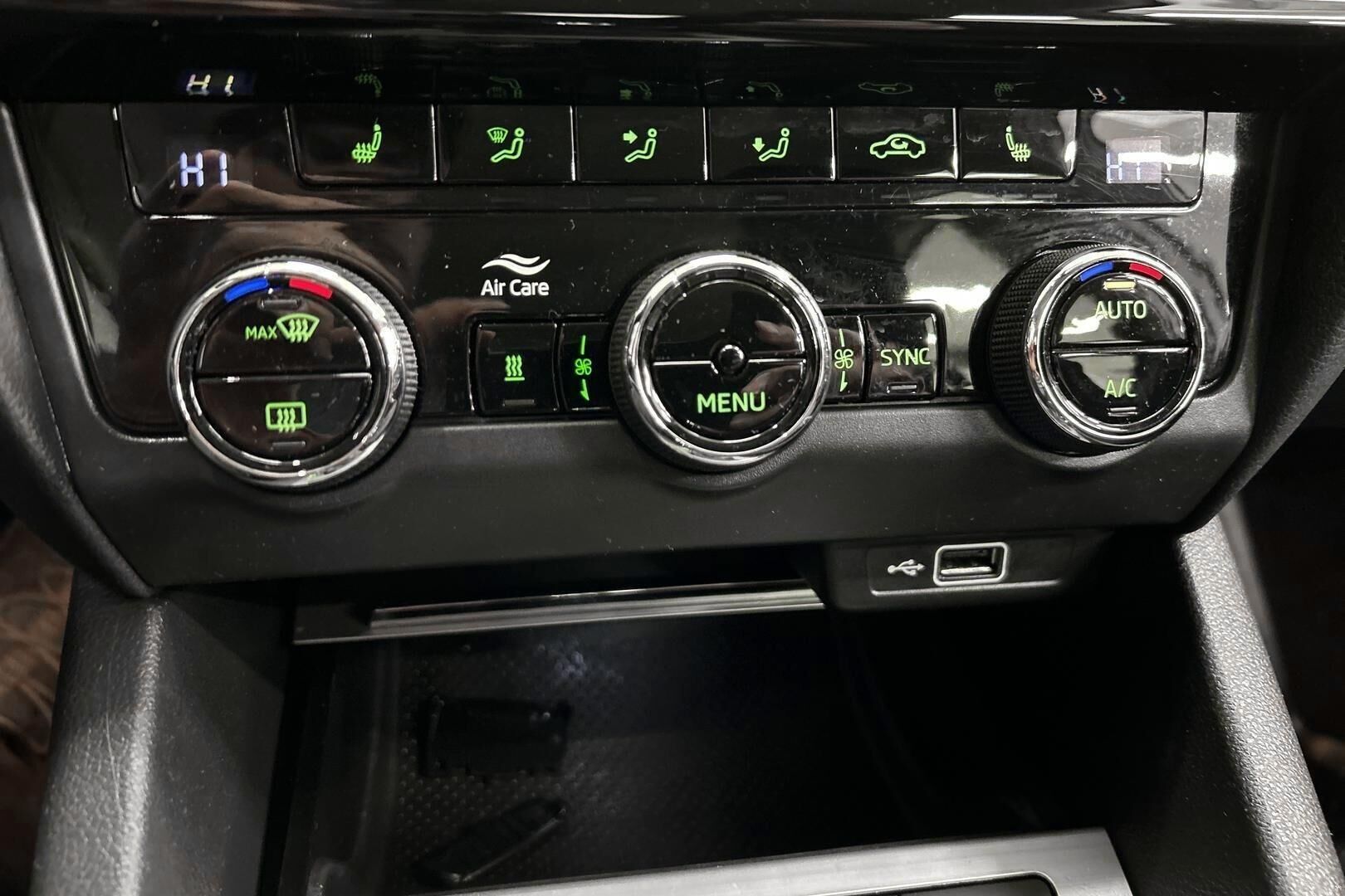 Skoda Octavia iso kuva 16