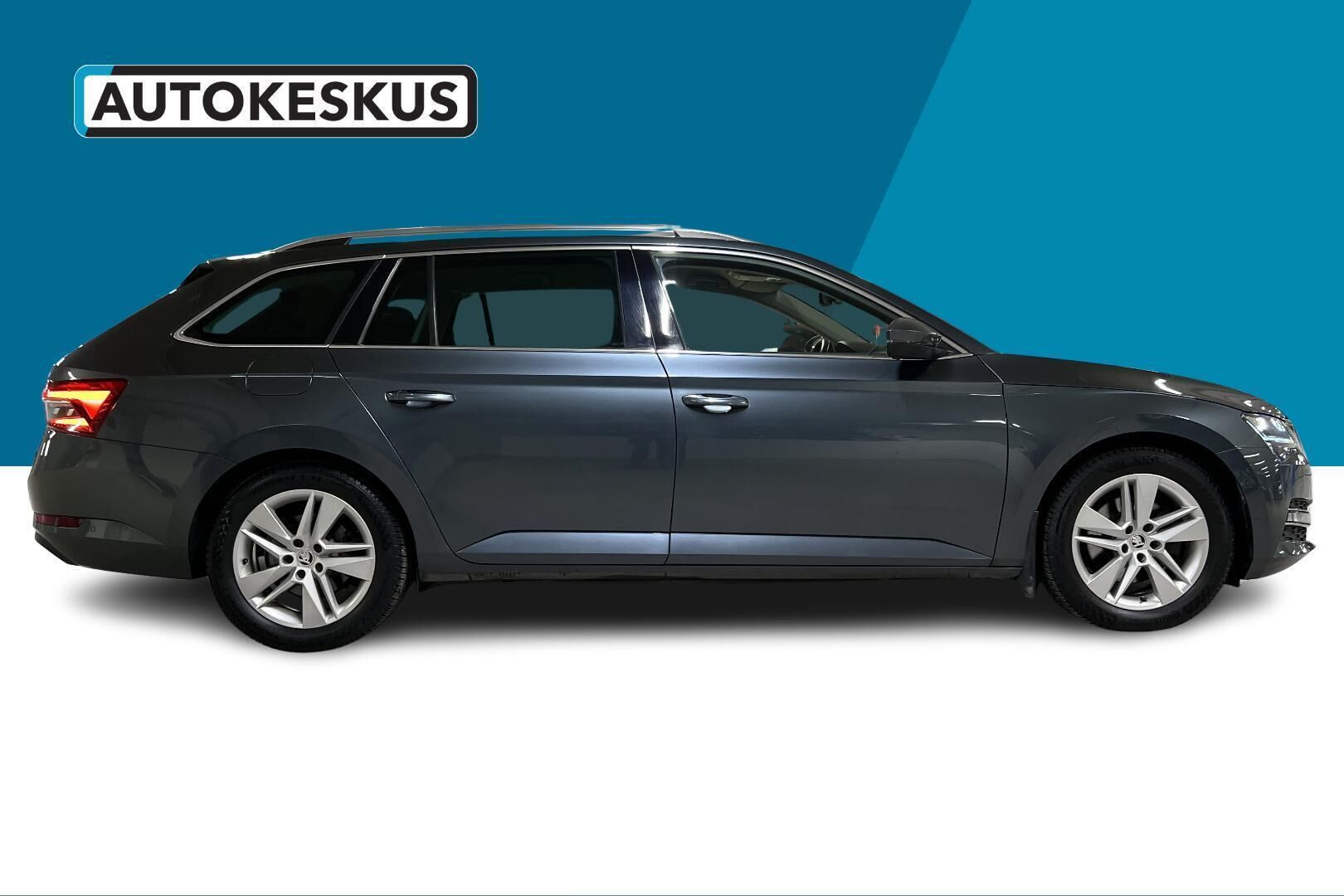 Skoda Superb iso kuva 5