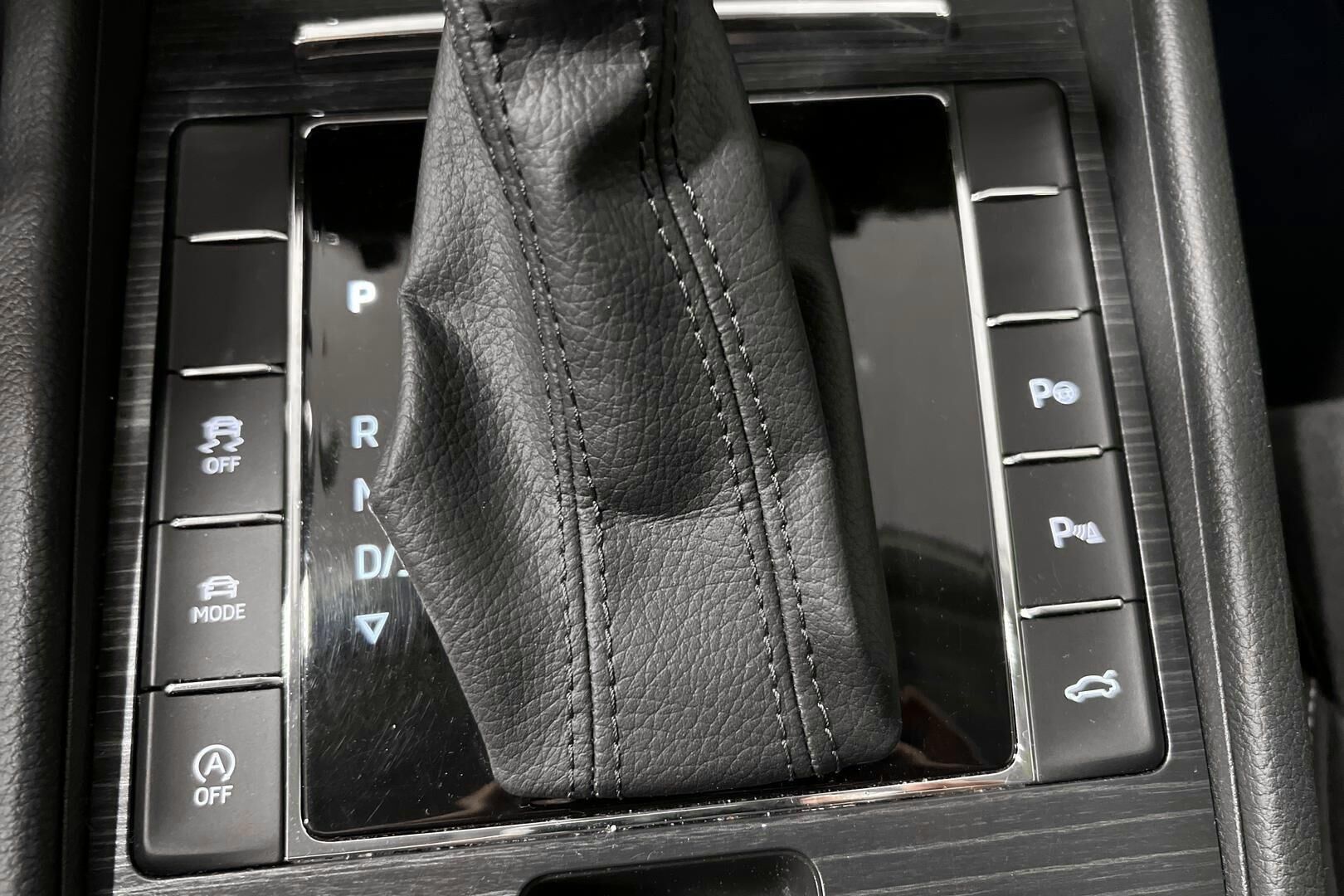 Skoda Superb iso kuva 17