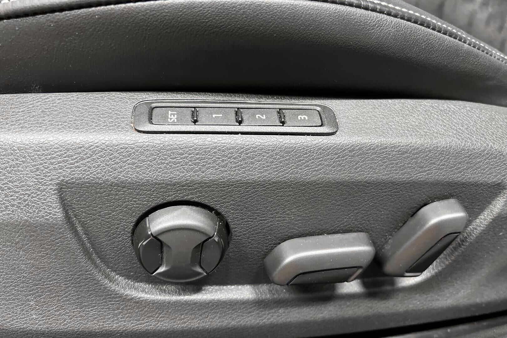 Skoda Superb iso kuva 21