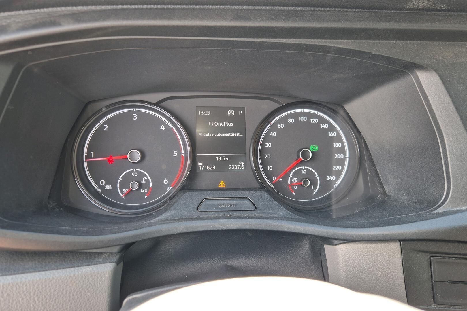 Volkswagen Transporter iso kuva 23