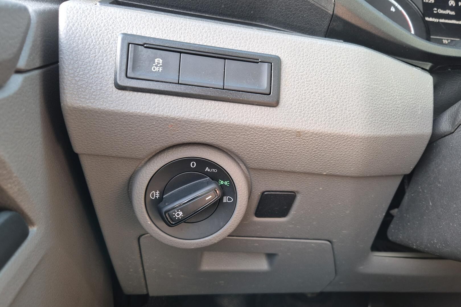 Volkswagen Transporter iso kuva 24
