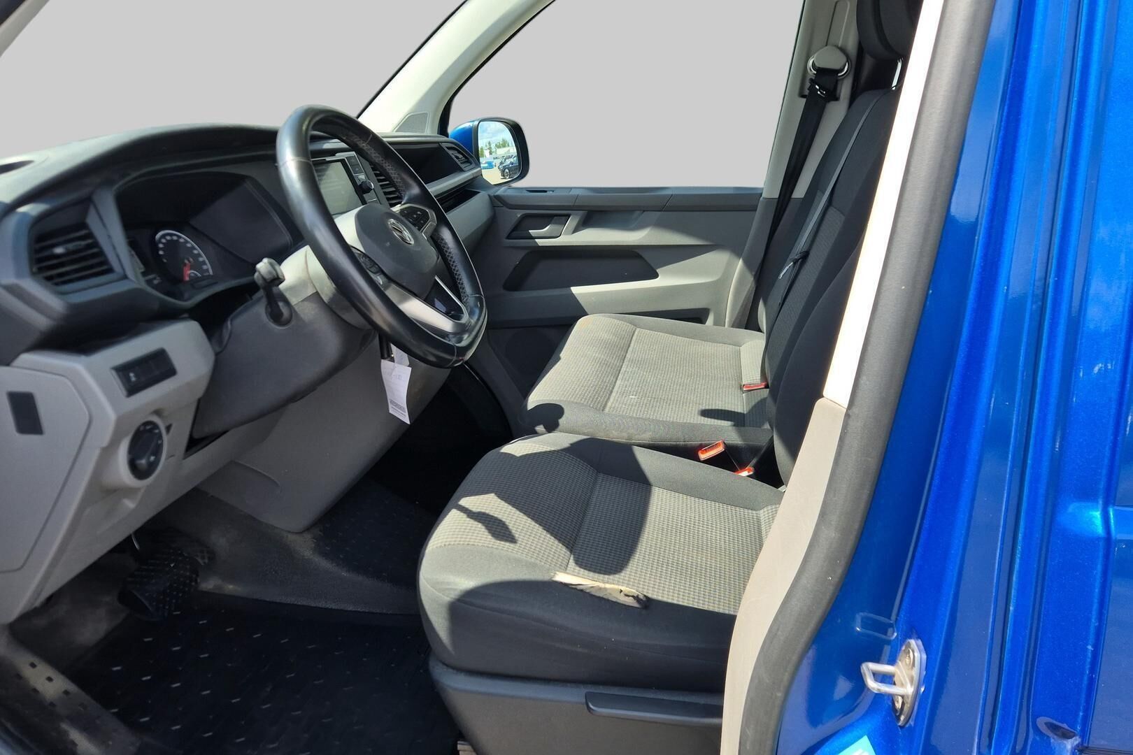 Volkswagen Transporter iso kuva 9